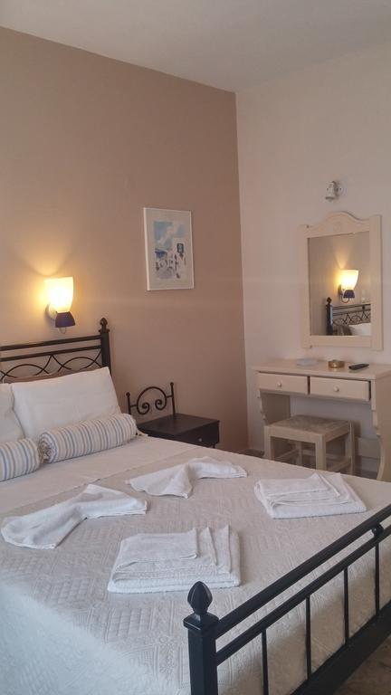 Vrohaki Studios & Rooms Piso Livadi Exterior foto